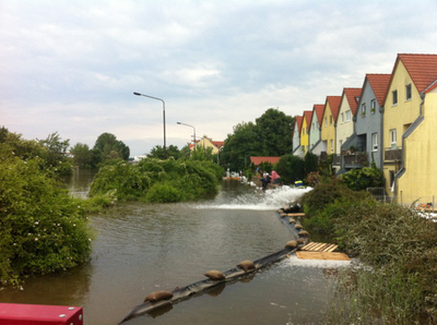 Hochwassereinsatz Elbe / sichern von Ortsteilen gegen die anlaufende Hochwasserflut